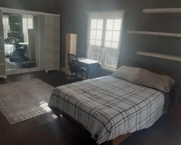 RiyOhm_Location_Page_West_Mildford_Sober_Living_In_Mildford_NJ_Bedroom_With_Cupboard